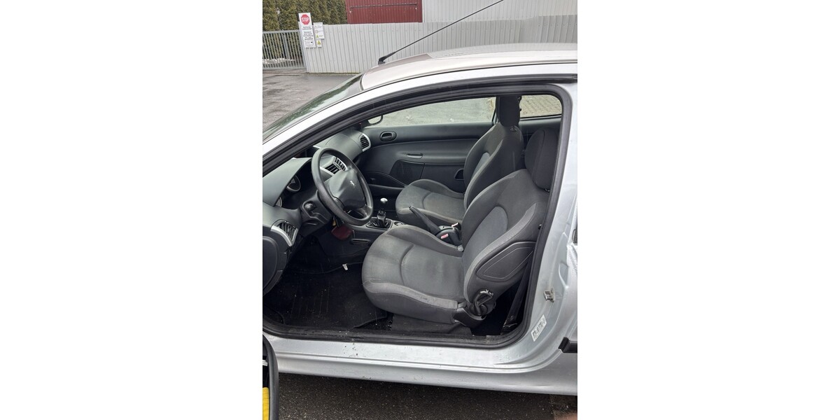 Peugeot 206+ 182.000 km 1.800 &euro; Wertheim 97877