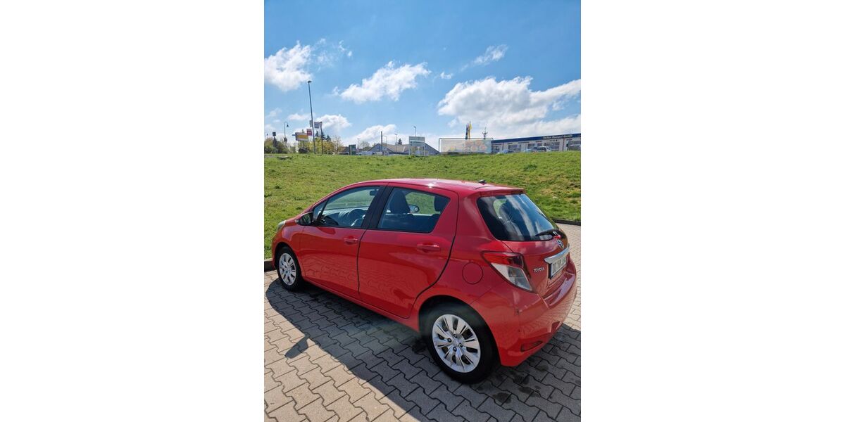 Toyota Yaris 20.005 km 8.700 &euro; Dresden 01069