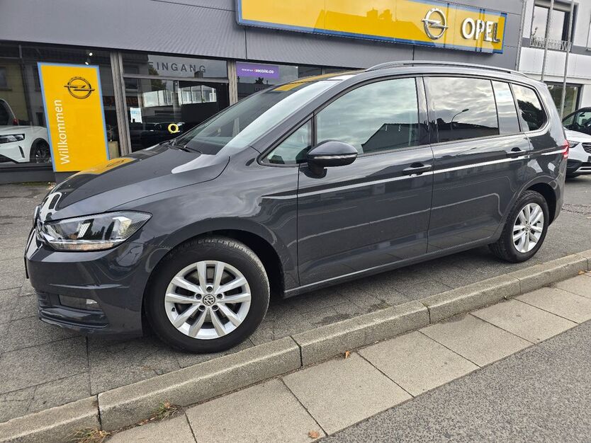 VW Touran 96.977 km 17.950 € Brühl 50321