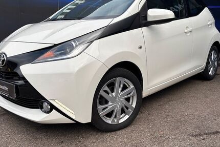 Toyota Aygo (X) 94.900 km 7.400 &euro; Künzelsau 74653