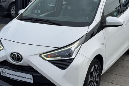 Toyota Aygo (X) 110.935 km 7.890 &euro; Köln 51065