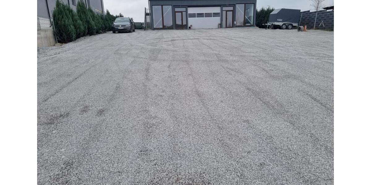 Wohn- und Geschäftshaus in Leingarten – Halle + Wohnung 6 zimmer