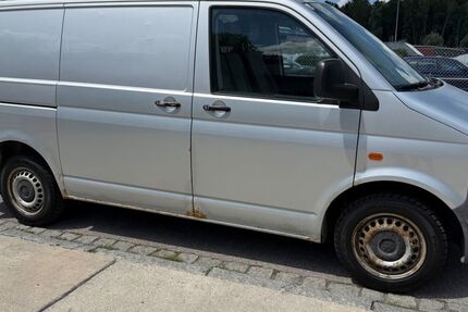 VW T5 Transporter 266.000 km 1.900 &euro; Rosenheim 83026