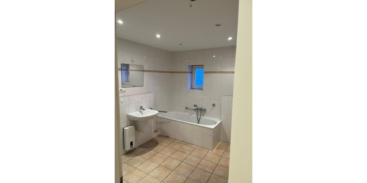 großzügige 3-Zimmer Wohnung im Dreeser Weg 3 (OG links) in 53359 Rheinbach 3 zimmer