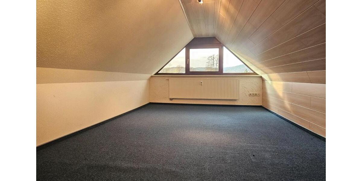 Dachgeschoßwohnung Weißenbrunn - 3.5 Zimmer, 68 m&sup2;, 510&euro; | Angebot:25980105
