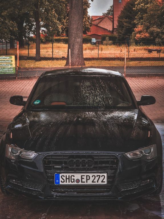 Audi A5 157.000 km 14.200 € Porta westfalica 32457