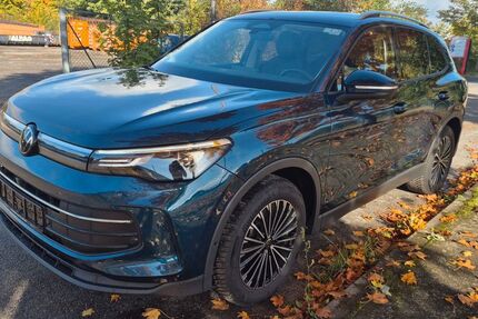 VW Tiguan 54.000 km 32.800 € Berlin 12347