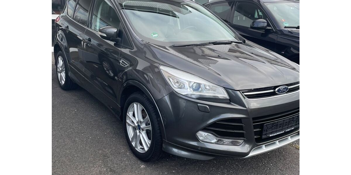 Ford Kuga 151.000 km 9.100 &euro; Würzburg 97076