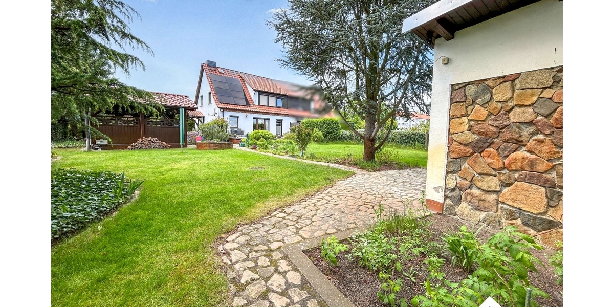 Gepflegte Doppelhaushälfte mit moderner Energietechnik und großem Grundstück - Doppelhaushälfte Zielitz Börde | Angebot:26624583