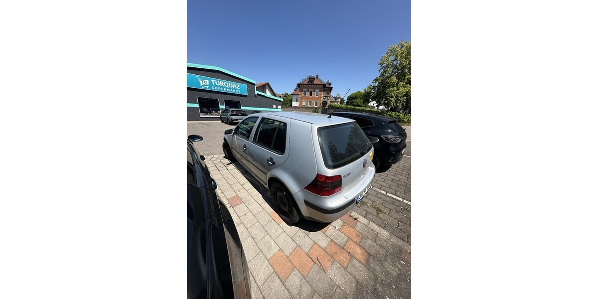VW Golf 280.000 km 1.500 &euro; Möglingen 71696