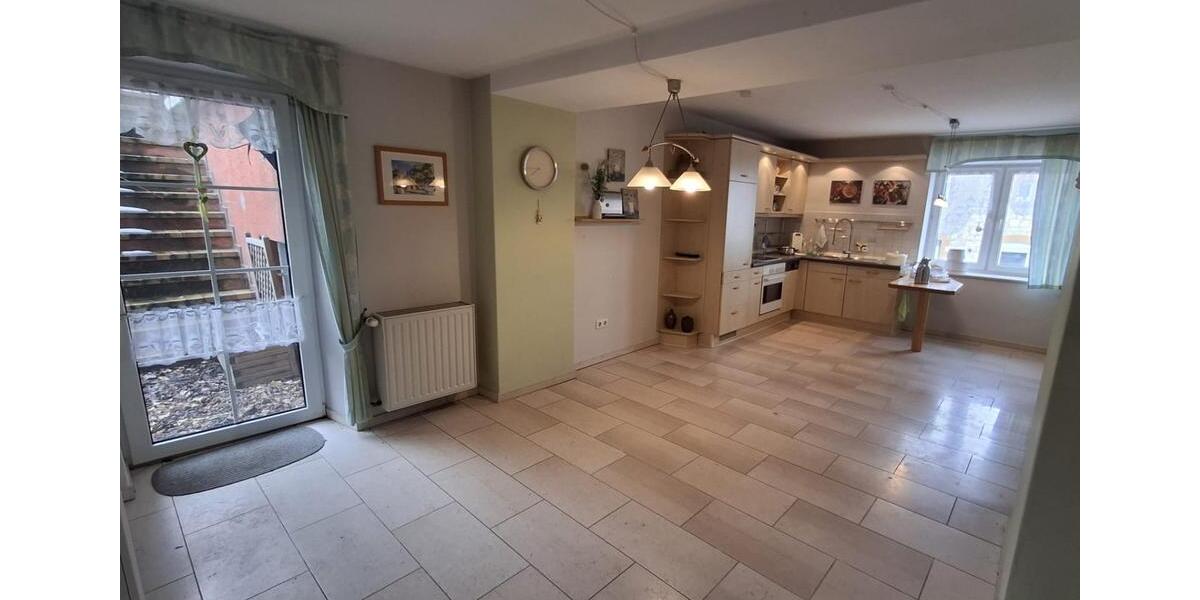 Erdgeschoßwohnung Diemelstadt - 4 Zimmer, 135 m&sup2;, 810&euro; | Angebot:25078557
