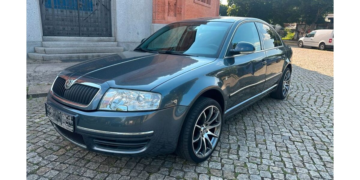 Skoda Superb 209.000 km 1.499 &euro; Dresden 01097
