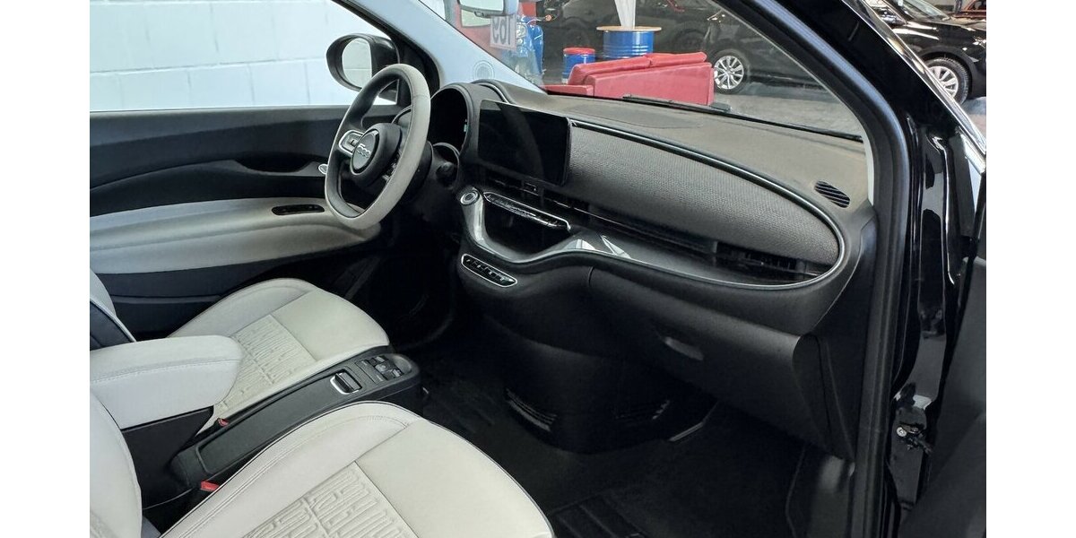 Fiat 500e La Prima by Bocelli 1.Hand Cabrio 42 kWh 25.600 km 24.490 &euro; Lich 35423