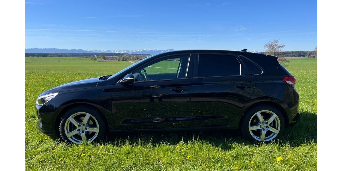 Hyundai i30 95.784 km 11.000 &euro; München 81667