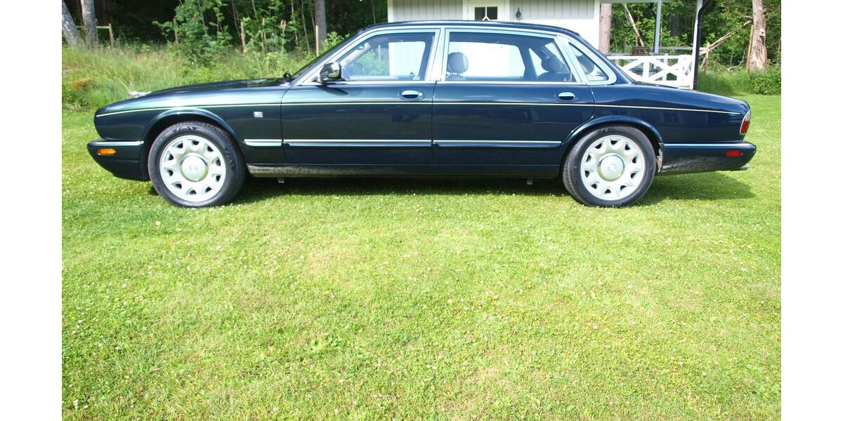 Jaguar Daimler 118.400 km 22.500 &euro; Hamburg 22587