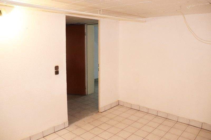 Reihenmittelhaus mit Wintergarten und Stellplatz auf Eigenland, 23569 Lübeck 3 zimmer