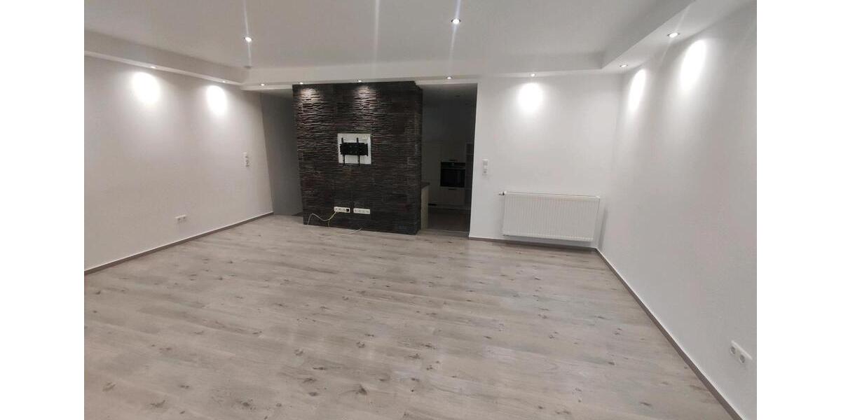 Etagenwohnung Hallstadt - 2.5 Zimmer, 84 m&sup2;, 1.020&euro; | Angebot:24703615