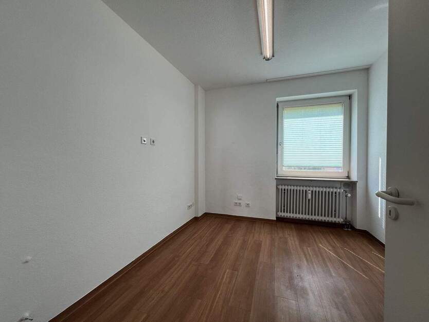 Neue Praxisräume gesucht?...freie 202 m² große Praxis in Ärztehaus in ER-Büchenbach 9 zimmer