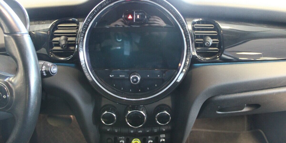 Mini Cooper SE Classic Trim 39.998 km 16.480 &euro; Euskirchen 53881