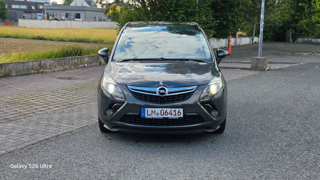 Opel Zafira 278.000 km 5.999 &euro; Staffel 65556
