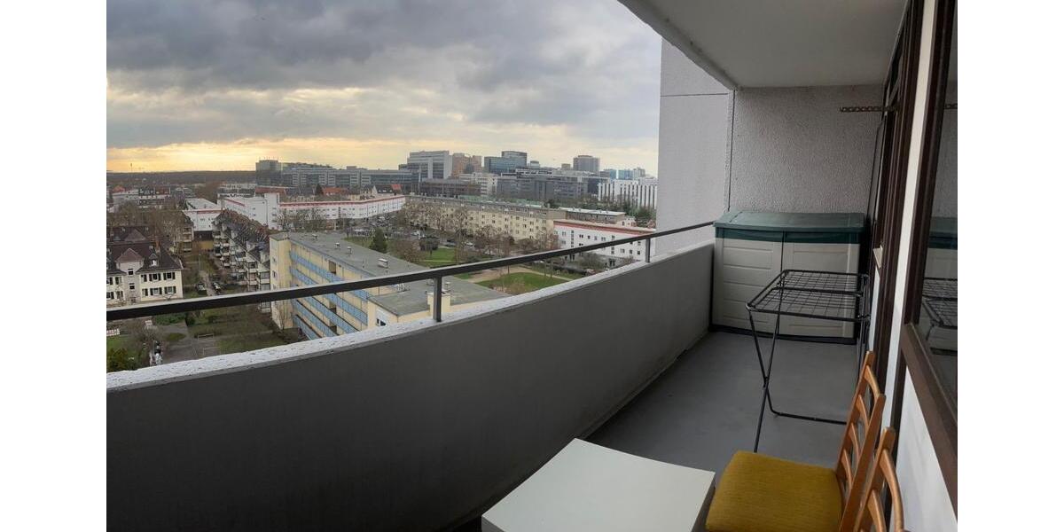 Möblierte 1-Zimmer-Wohnung mit großer Loggia in Frankfurt-Niederr 1 zimmer