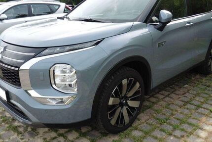 Mitsubishi Outlander 15.000 km 41.700 &euro; Goerlitz 02828