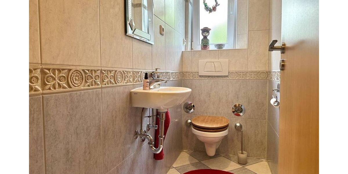 Einziehen und wohlfühlen! - 2 Familienhaus inkl. Garage - gesuchte Wohnlage 6 zimmer