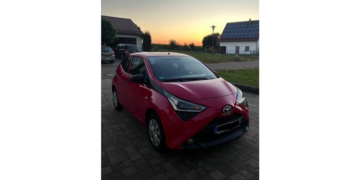 Toyota Aygo (X) 58.600 km 7.000 &euro; Nersingen 89278