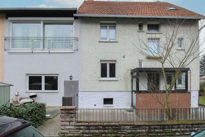 Haus zum Kaufen in Karben 598.000 € 243.09 m²
