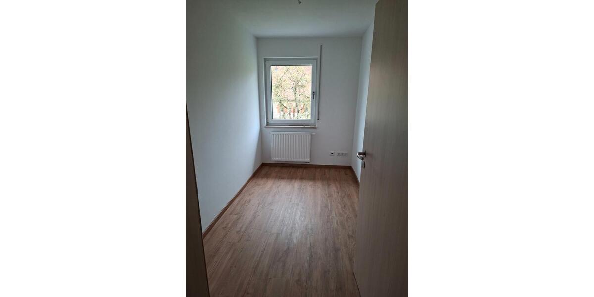 Etagenwohnung Thalmässing - 9 Zimmer, 100 m&sup2;, 850&euro; | Angebot:26413600