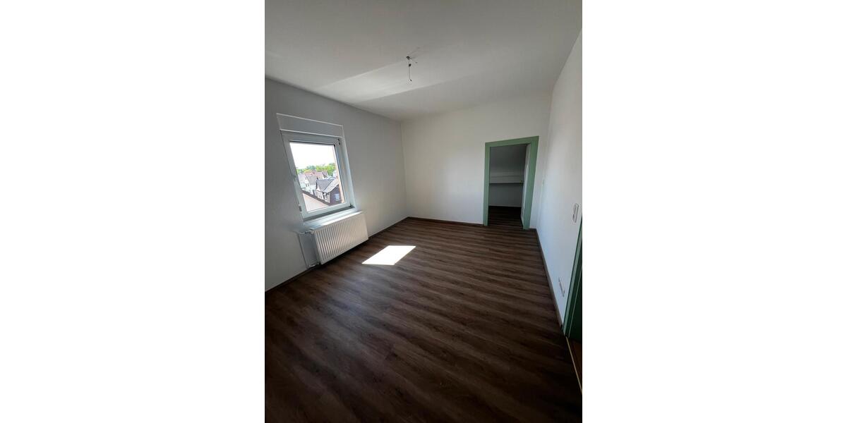 Einfamilienhaus Münster (Hessen) - 9 Zimmer, 180 m&sup2;, 2.450&euro; | Angebot:21530701