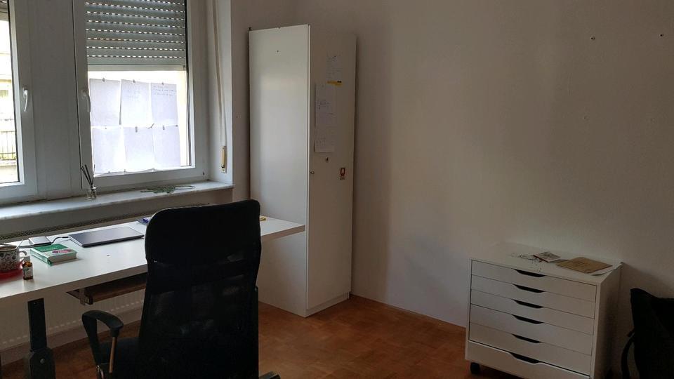 Zimmer in einem 4WG zu vermieten. Sehr gute Lage, billige Miete