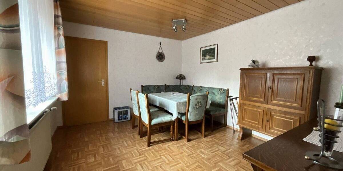 Einfamilienhaus Sontra - 7 Zimmer, 147 m&sup2;, 110.000&euro; | Angebot:26257461