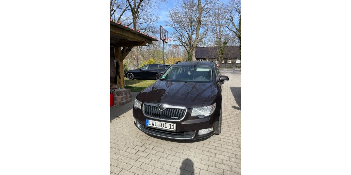 Skoda Superb 381.000 km 3.490 &euro; Lüttenmark 19258