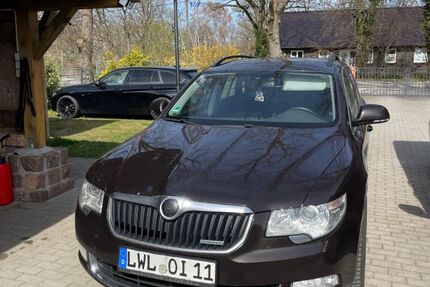Skoda Superb 381.000 km 3.950 &euro; Lüttenmark 19258