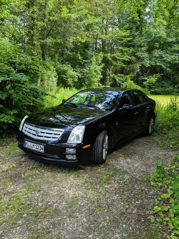 Cadillac STS 283.000 km 5.250 € Holle 31188