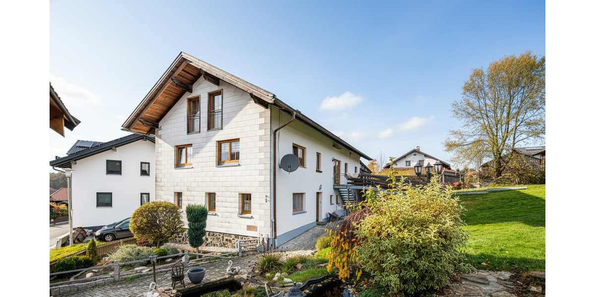 Charmantes Zweifamilienhaus mit loftartigem Dachausbau in ruhiger Lage - Zweifamilienhaus Neukirchen beim Heiligen Blut / Lamberg Lamberg | Angebot:23653413