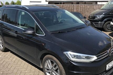 VW Touran 206.542 km 17.999 &euro; Braunschweig 38110