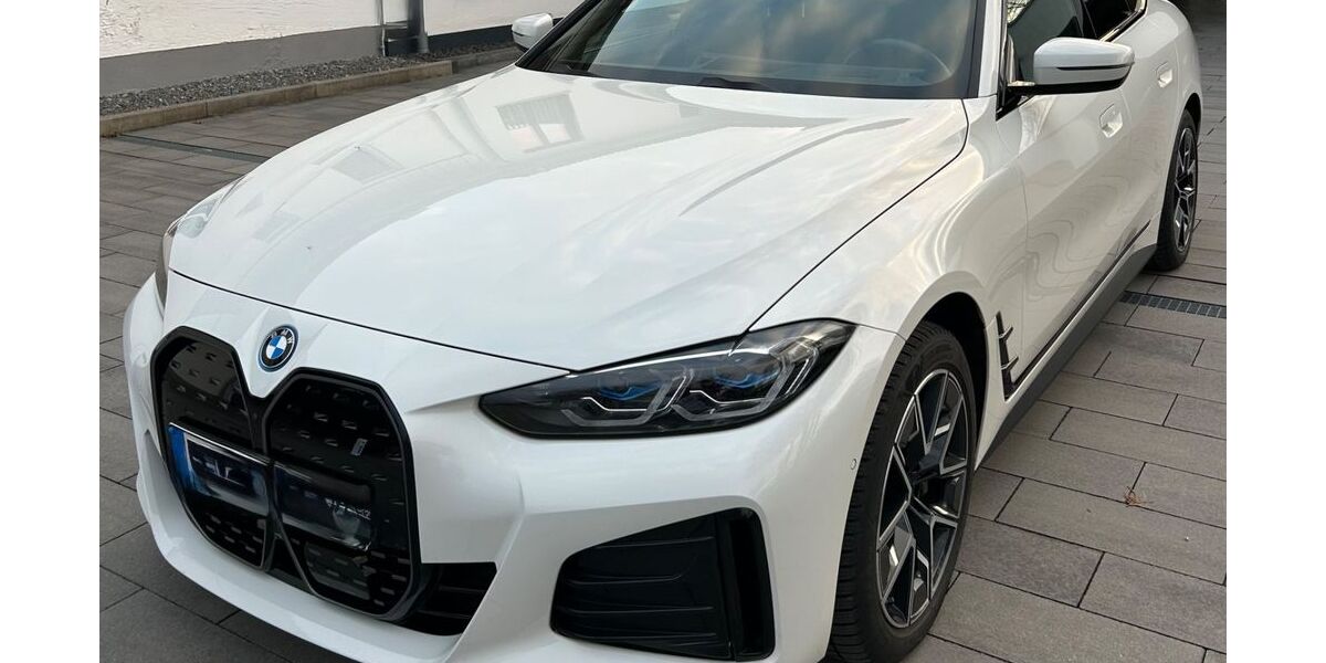 BMW i4 51.860 km 39.760 &euro; Dingolfing 84130