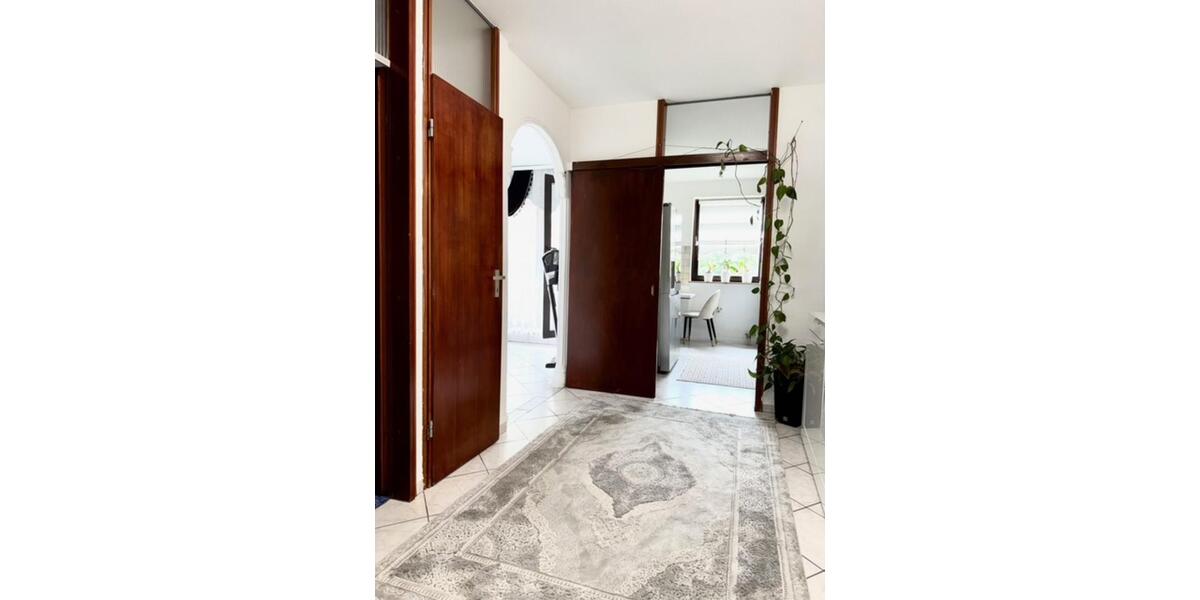 Etagenwohnung Wiesbaden Mainz-Amöneburg - 4 Zimmer, 110 m&sup2;, 1.700&euro; | Angebot:25950870