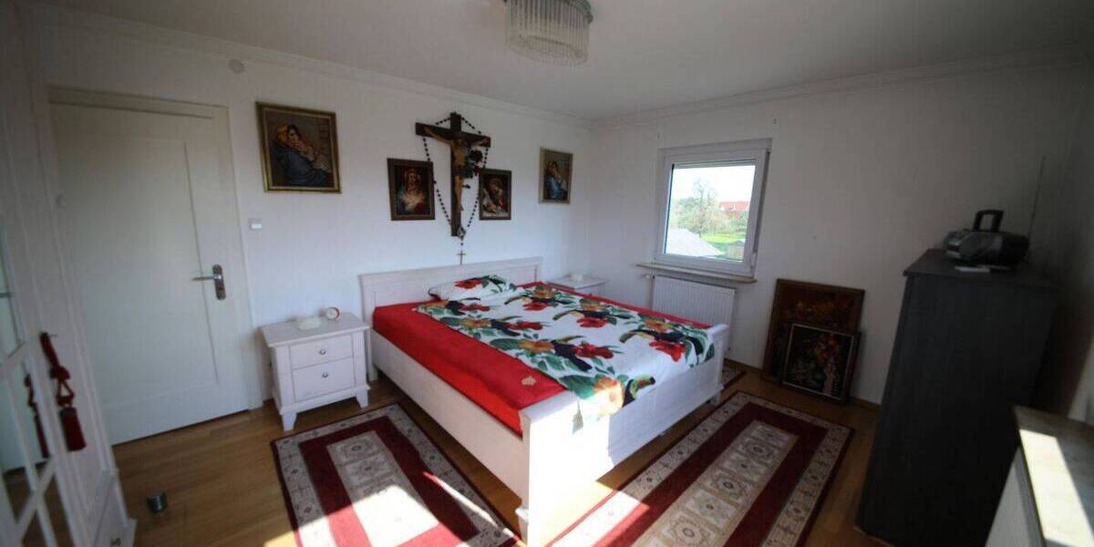 Mehrfamilienhaus, Wohnhaus Ebersbach-Musbach Ebersbach - 7 Zimmer, 200 m&sup2;, 515.000&euro; | Angebot:26228701