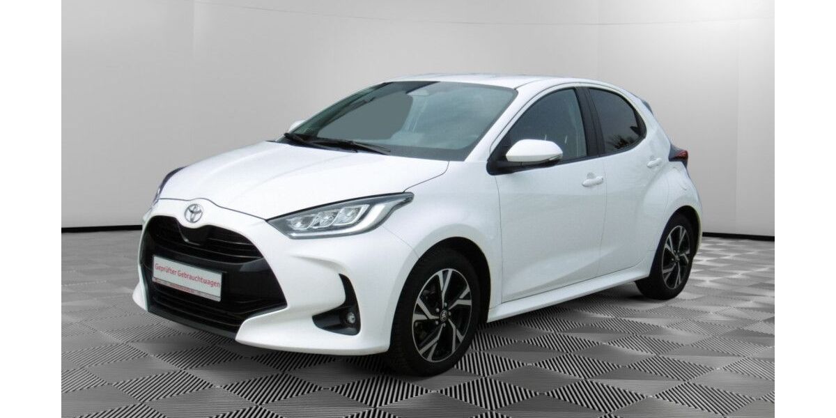 Toyota Yaris 28.500 km 23.290 &euro; Templin 17268