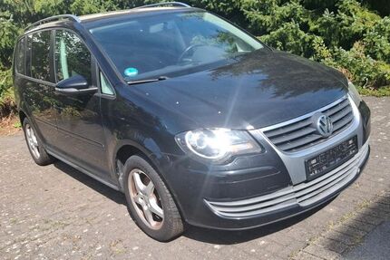 VW Touran 208.621 km 2.900 &euro; Herford 32051