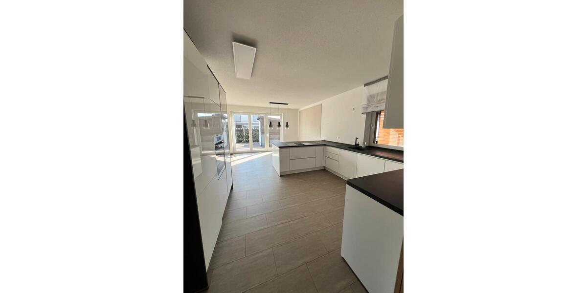 Doppelhaushälfte Gifhorn - 6 Zimmer, 148 m&sup2;, 1.600&euro; | Angebot:26329956