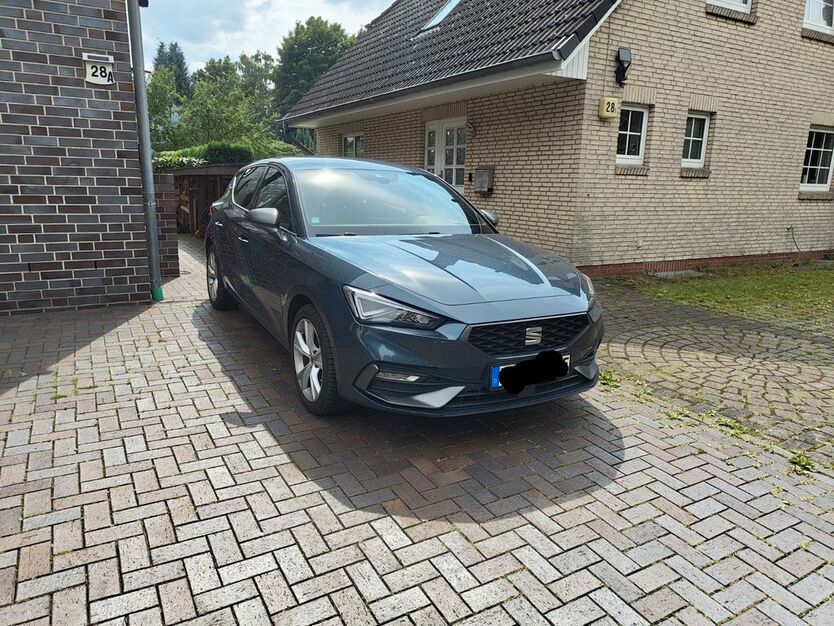 Seat Leon 83.000 km 18.800 € Hamburg 22119