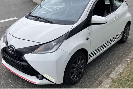 Toyota Aygo (X) 99.800 km 5.995 &euro; Freiberg 09599