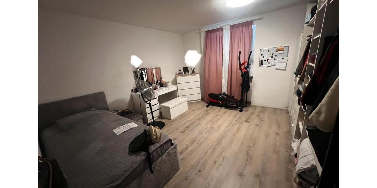 Hochparterre Singen (Hohentwiel) - 2.5 Zimmer, 54 m&sup2;, 179.000&euro; | Angebot:27092110