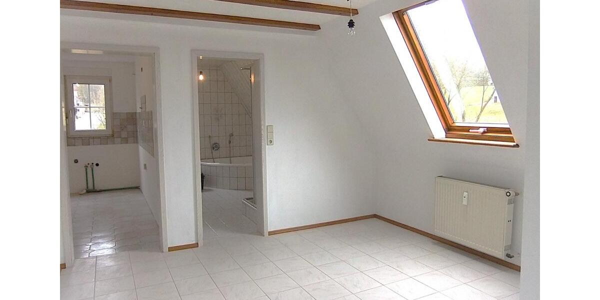 Dachgeschoßwohnung Oberzent - 3.5 Zimmer, 100 m&sup2;, 780&euro; | Angebot:24466563