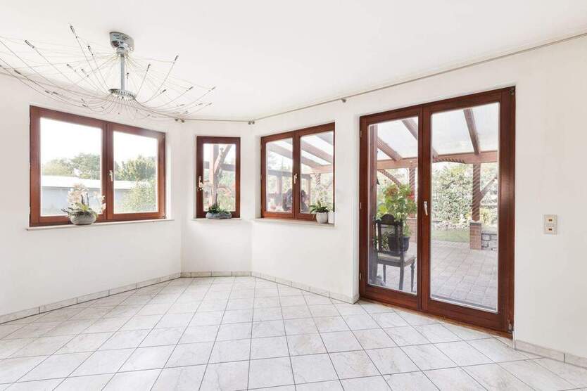 Seenah! Einfamilienhaus in Müggelheim - Mit Einbauküche, Fußbodenheizung, Carport, Nebengebäude usw. 4 zimmer