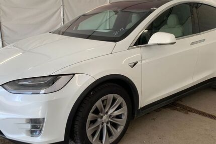 Tesla Model X 34.642 km 44.950 &euro; Steinbach-Hallenberg OT Herges-Hallenberg 98587